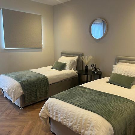 New 2 Bedroom Apartment Rickmansworth Town Centre Bagian luar foto