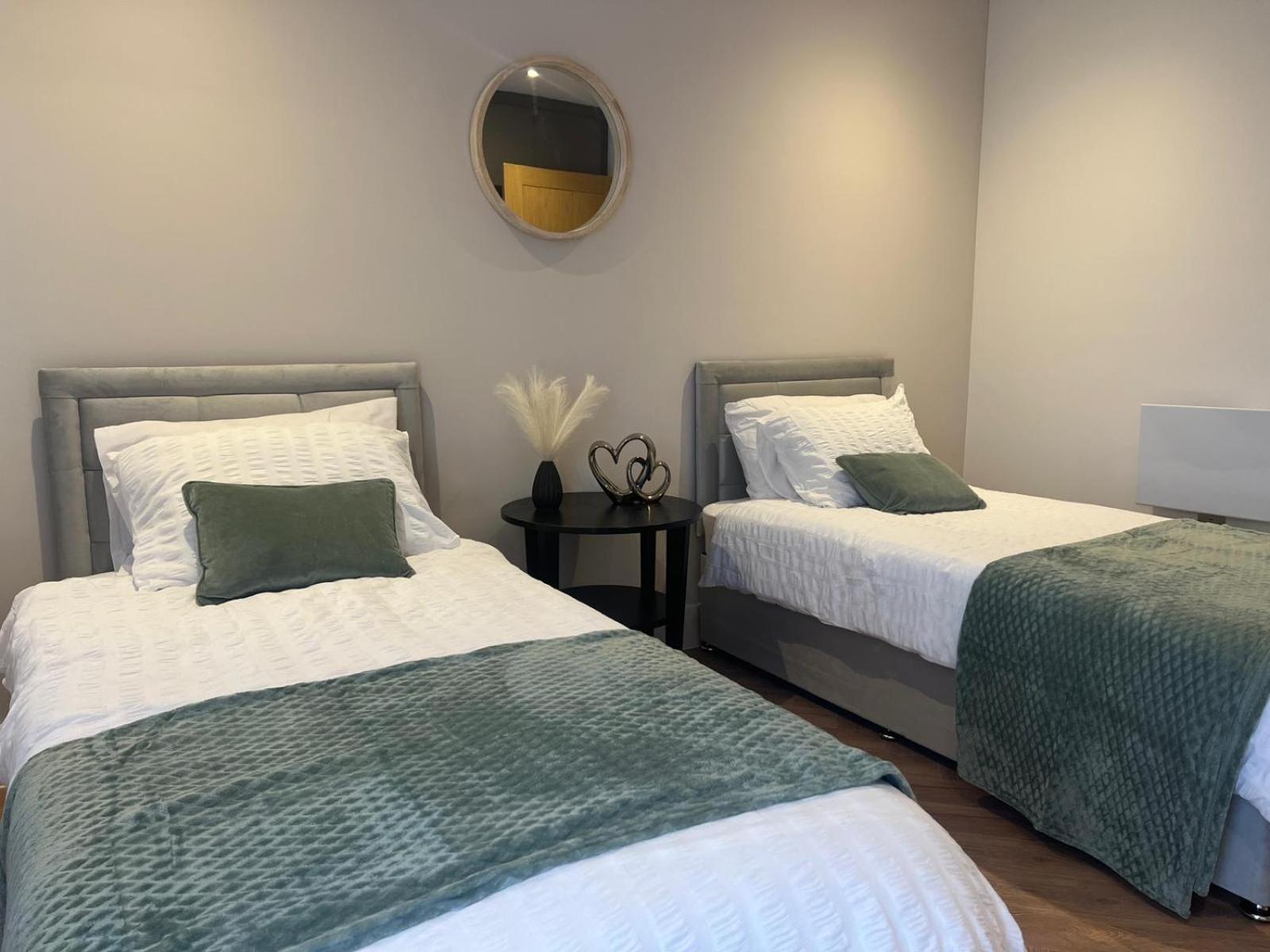 New 2 Bedroom Apartment Rickmansworth Town Centre Bagian luar foto