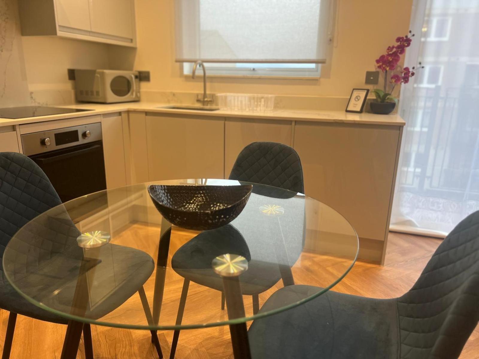 New 2 Bedroom Apartment Rickmansworth Town Centre Bagian luar foto