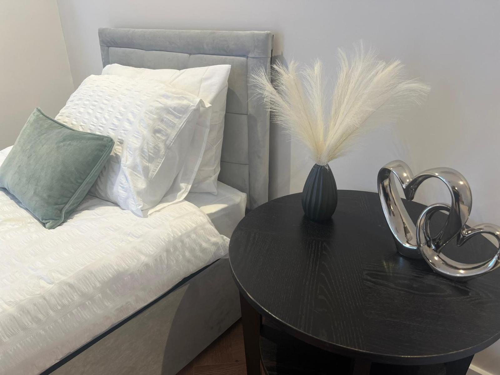 New 2 Bedroom Apartment Rickmansworth Town Centre Bagian luar foto